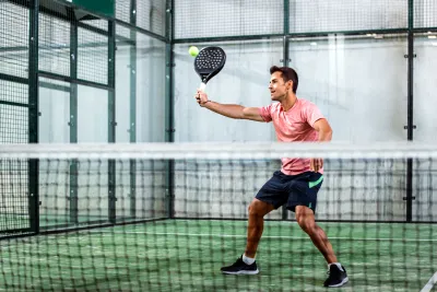 Man playing padel (1)